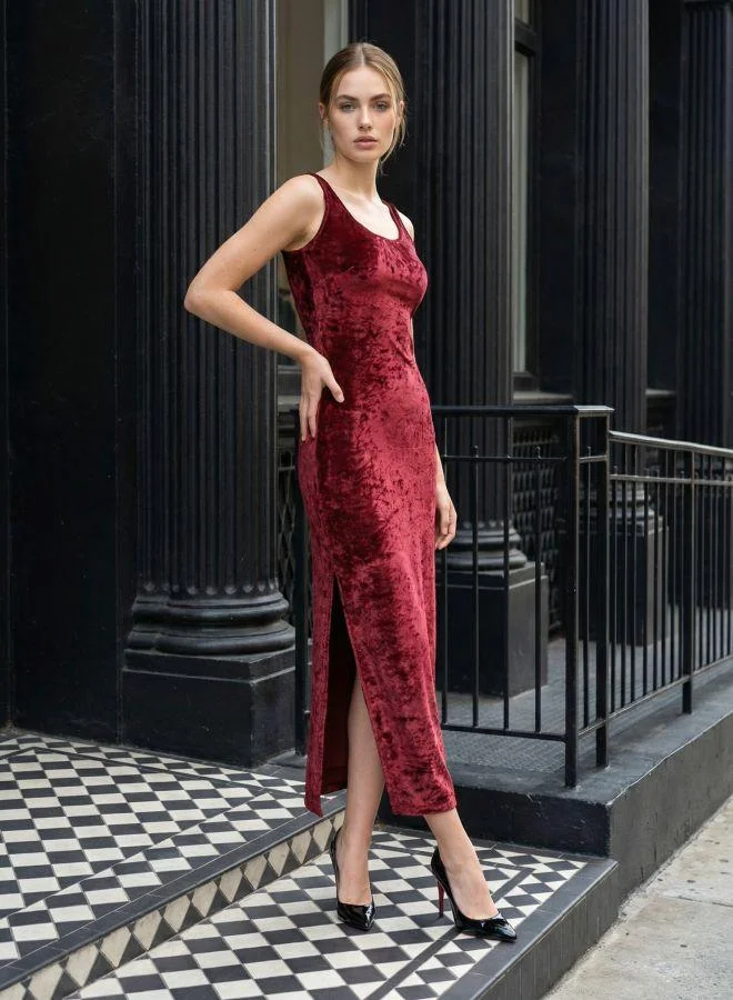 مرفوعة Women Fit and Flared Solid V-Neck Sleeveless Slip Dress